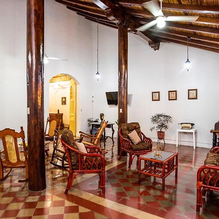 Hostal Victoria Granada Luaran gambar