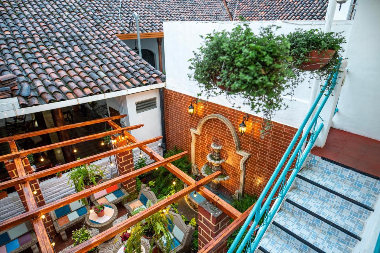 Hostal Victoria Granada Luaran gambar