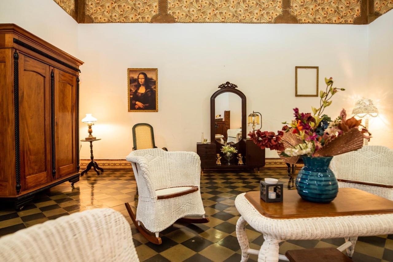 Hostal Victoria Granada Luaran gambar
