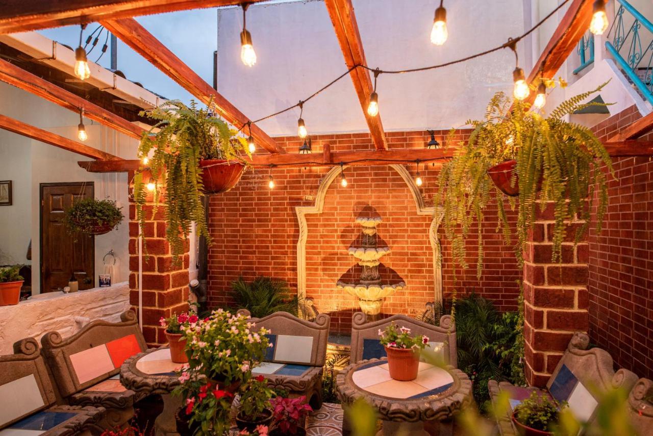 Hostal Victoria Granada Luaran gambar