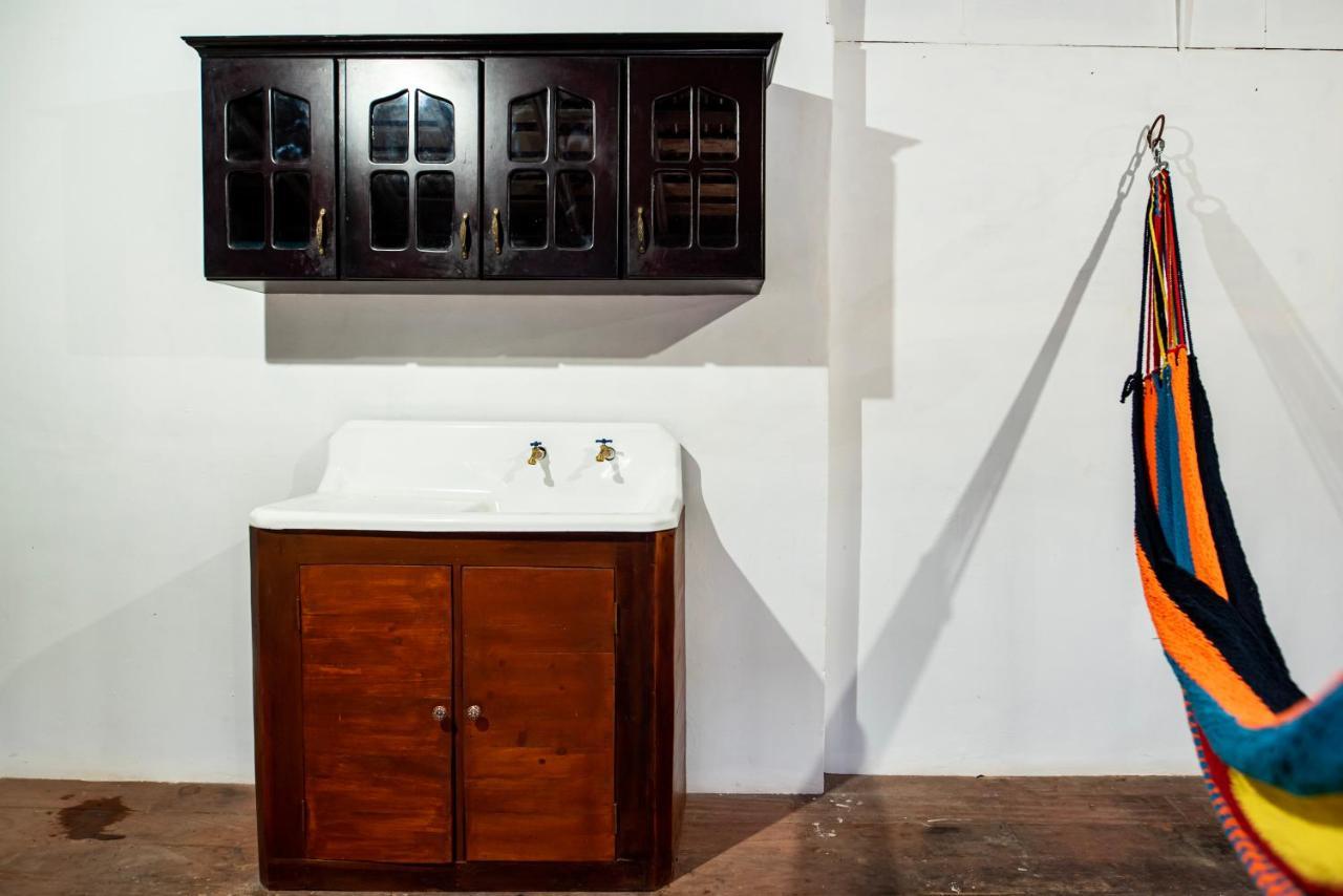 Hostal Victoria Granada Luaran gambar