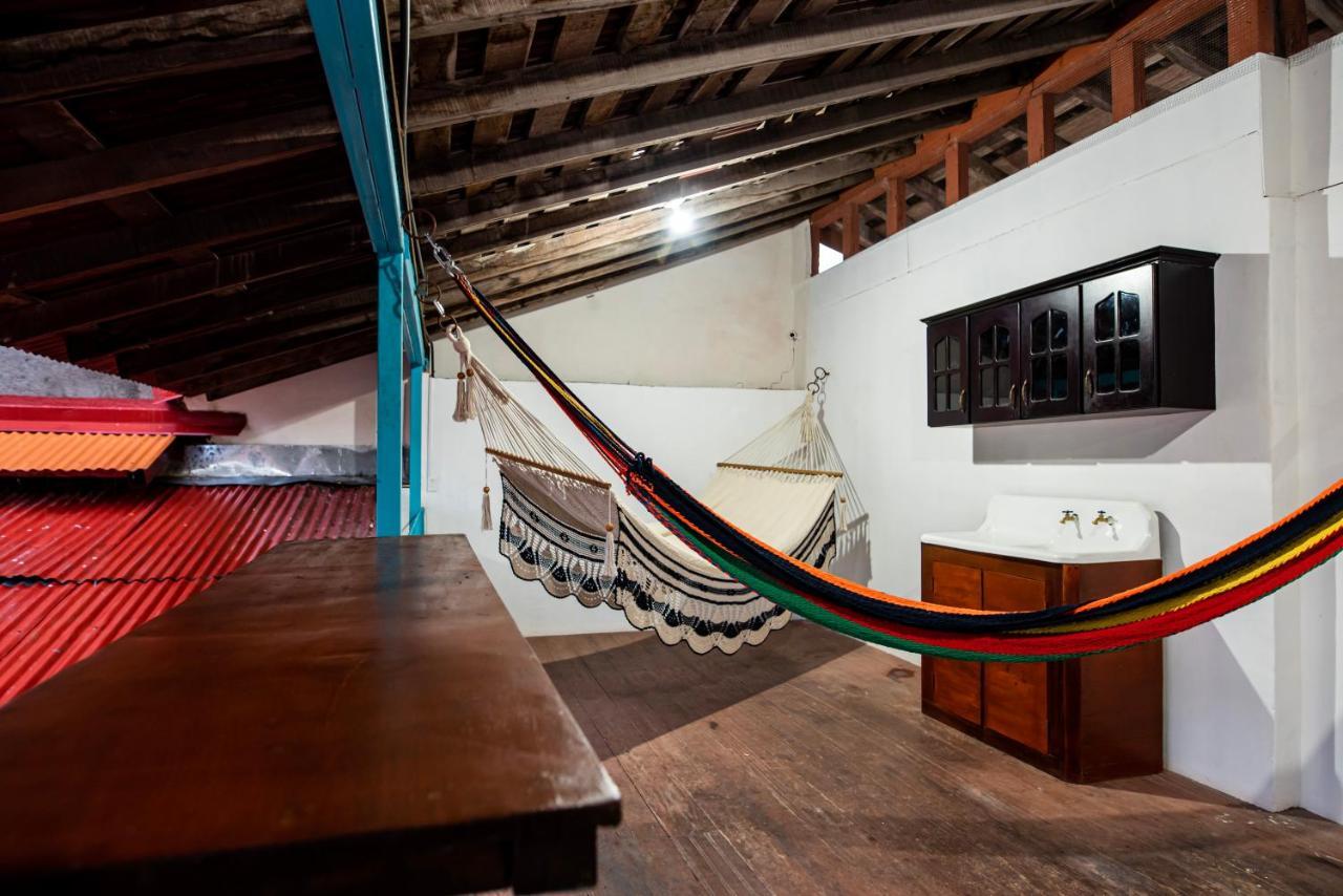 Hostal Victoria Granada Luaran gambar
