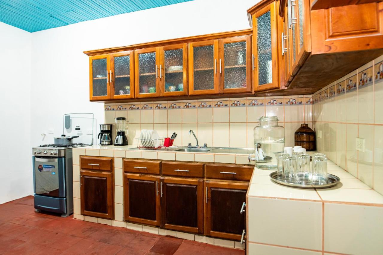 Hostal Victoria Granada Luaran gambar