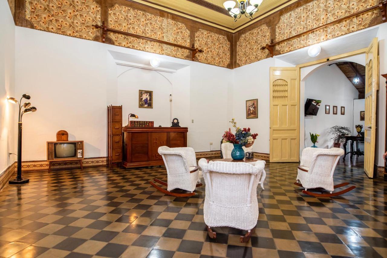 Hostal Victoria Granada Luaran gambar