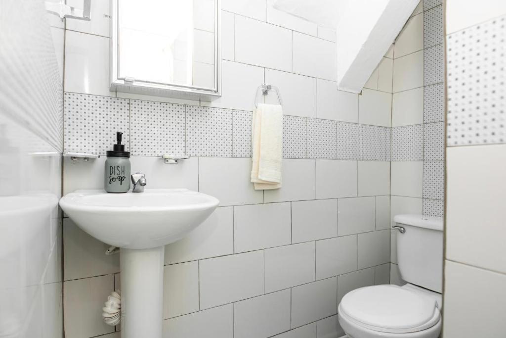 Hostal Victoria Granada Luaran gambar