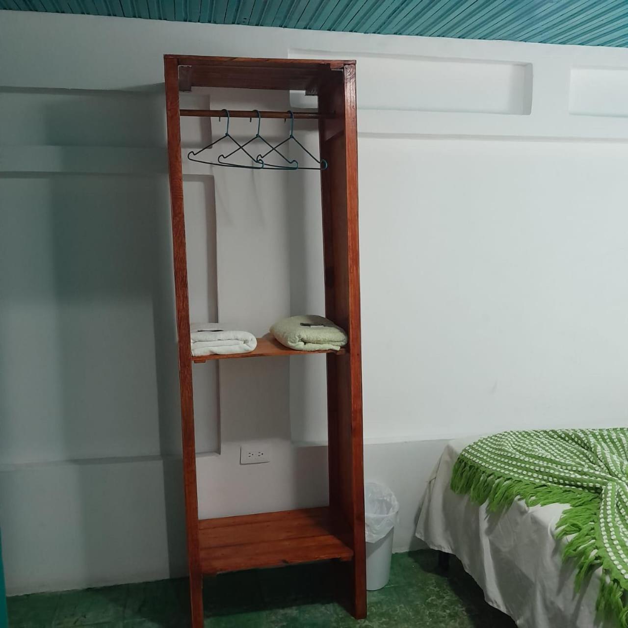 Hostal Victoria Granada Luaran gambar