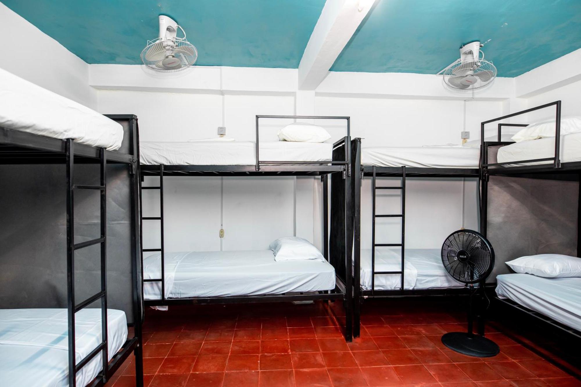 Hostal Victoria Granada Luaran gambar