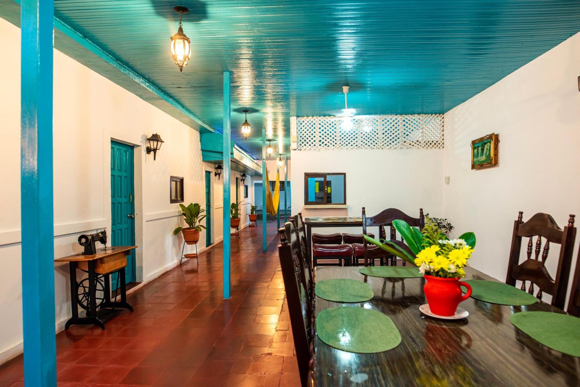 Hostal Victoria Granada Luaran gambar